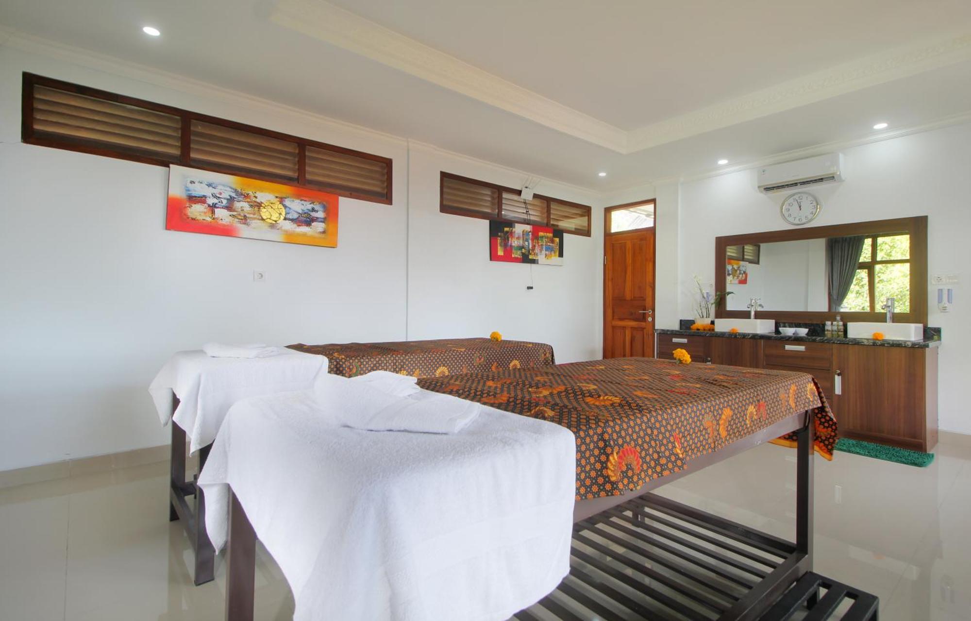 Rostika Hotel Sekumpul Pabean Buleleng Exterior foto
